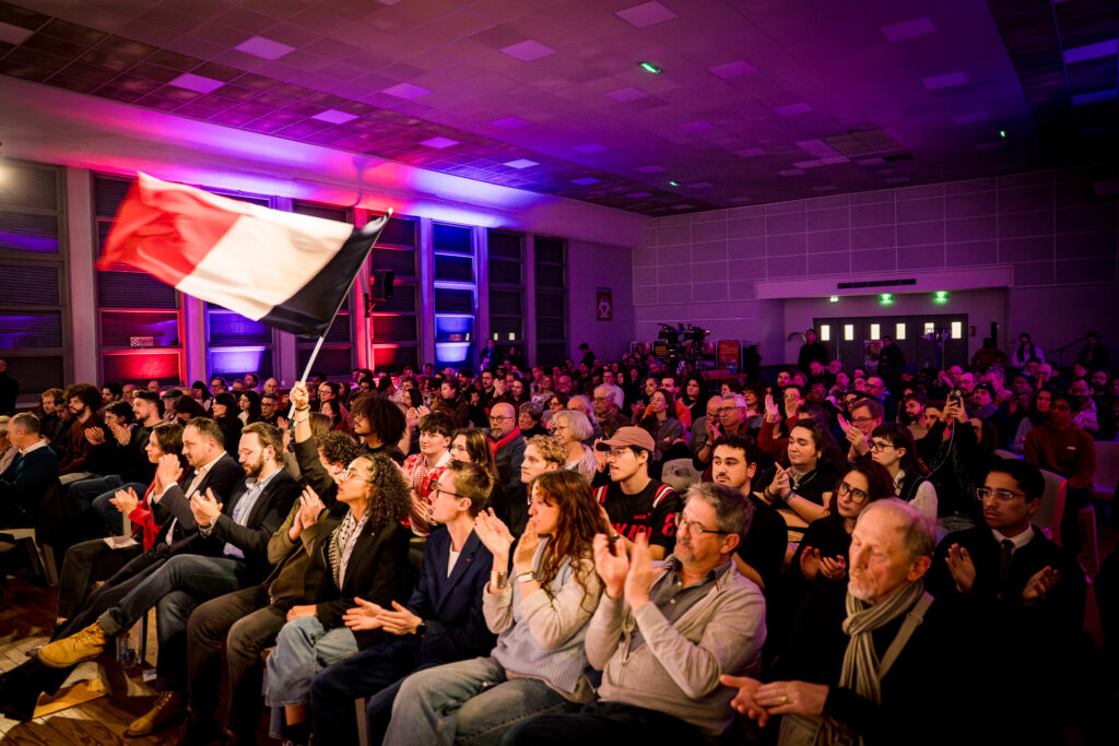 350 personnes au meeting de lancement de campagne LFI Bordeaux